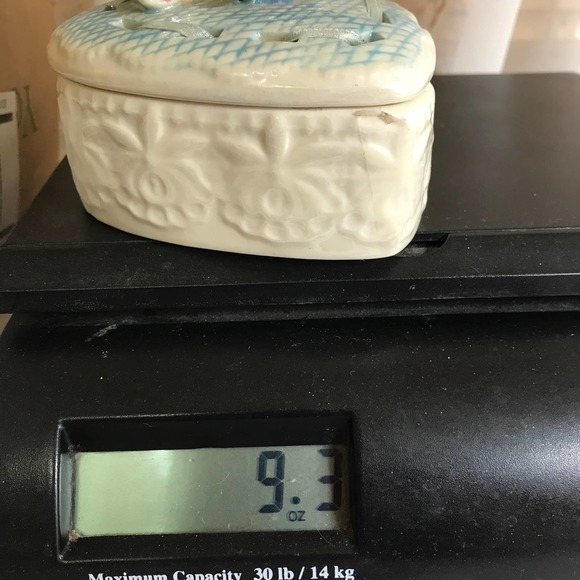 Porcelain Heart Trinket Box  2 Bears + Rose atop a blue quilt with ribbon trim. - Picture 13 of 13